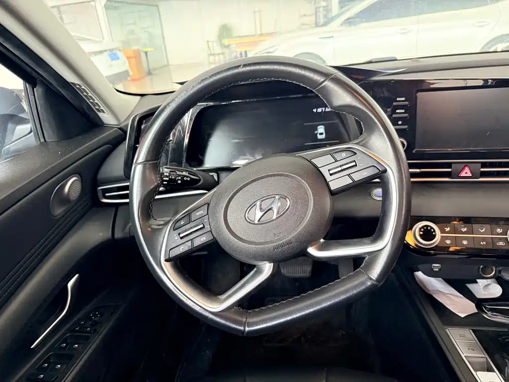Hyundai Elantra 2021