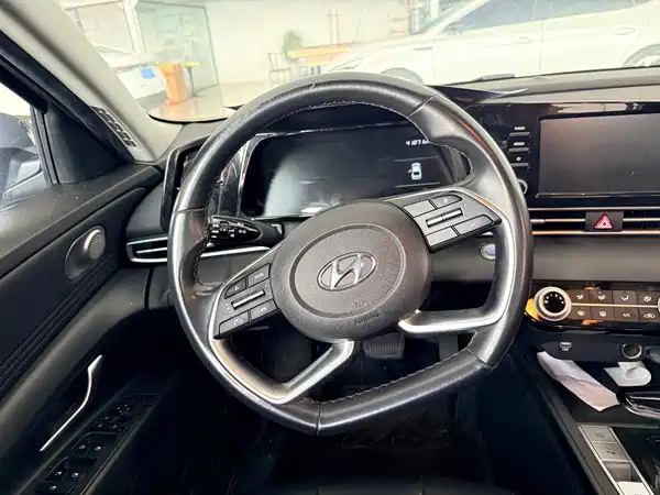 Hyundai Elantra 2021