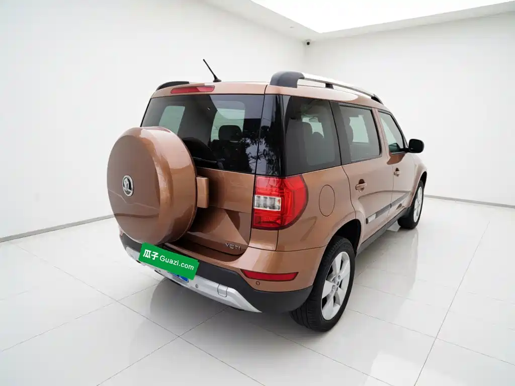 Skoda Yeti 2015 — фото 8