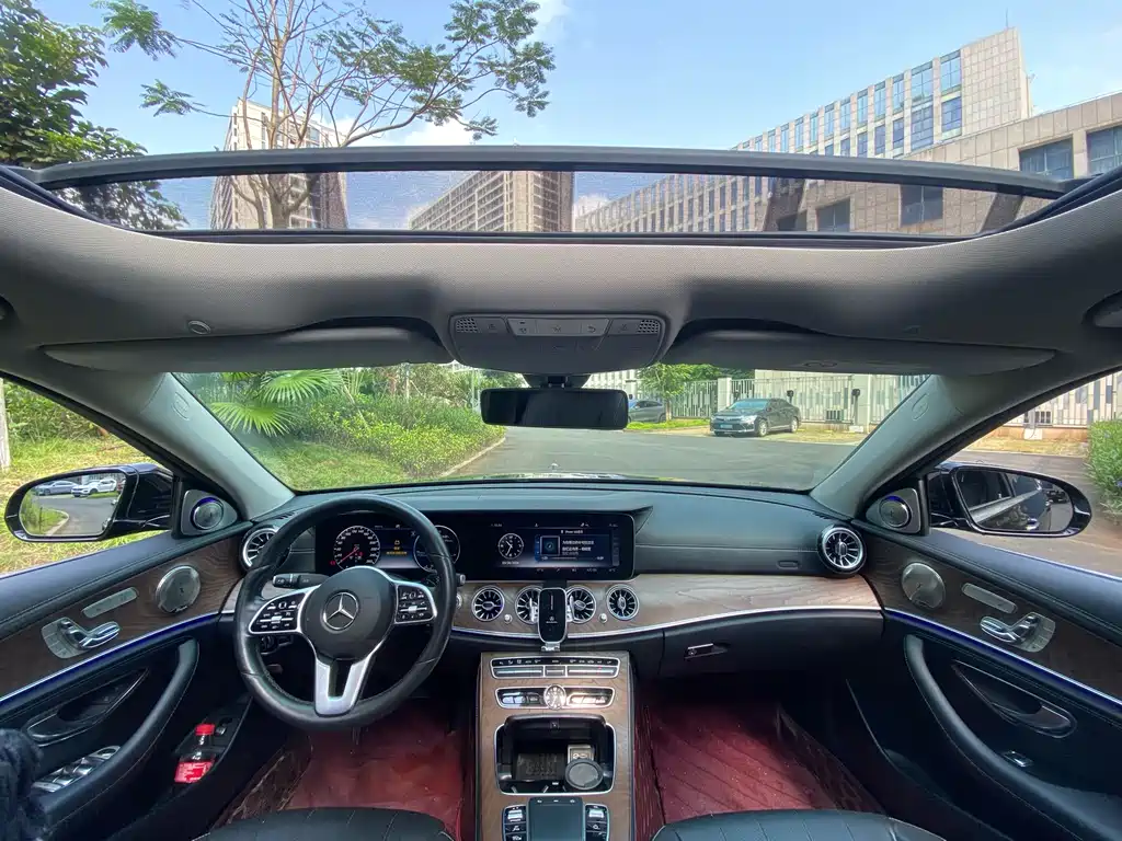 Mercedes-Benz E-Class 2020 — фото 15