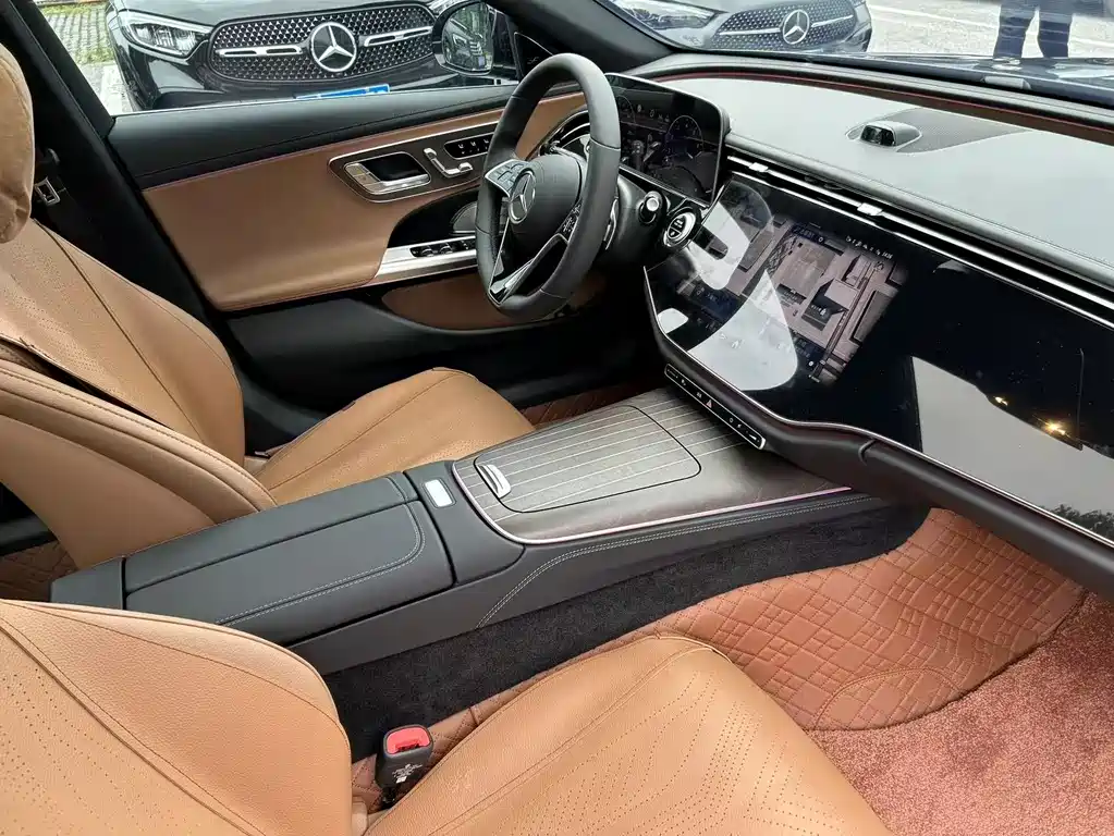 Mercedes-Benz E-Class 2025 — фото 14