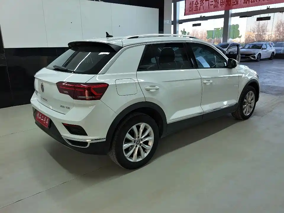 Volkswagen T-Roc 2023 — фото 6