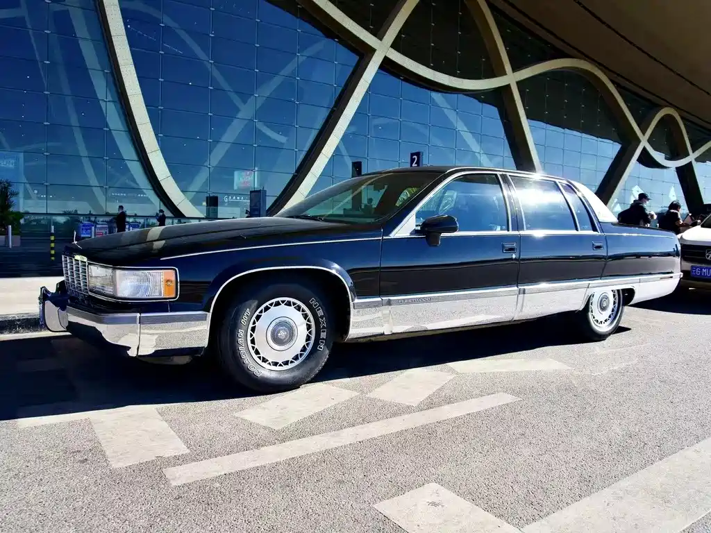 Cadillac  1993 — фото 3