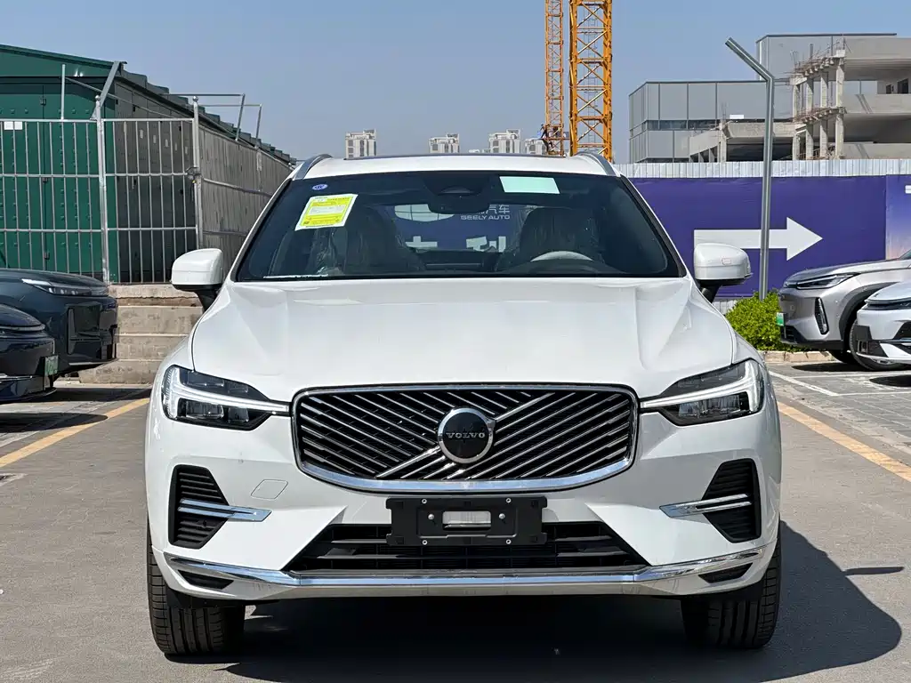 Volvo XC60 2026 — фото 2