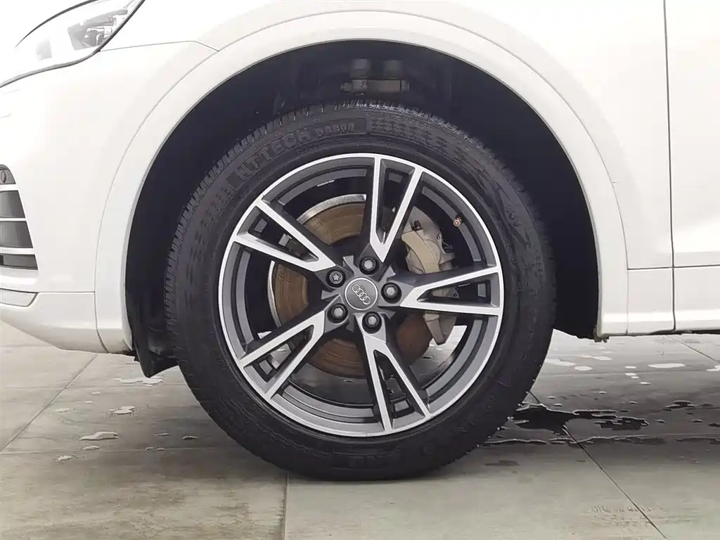Audi Q5L 2021 — фото 17