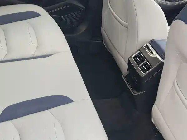 Geely Xingrui 2021