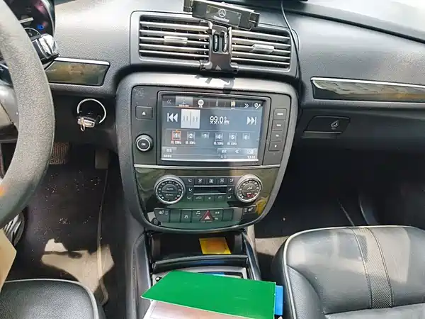 Mercedes-Benz R-Class 2015
