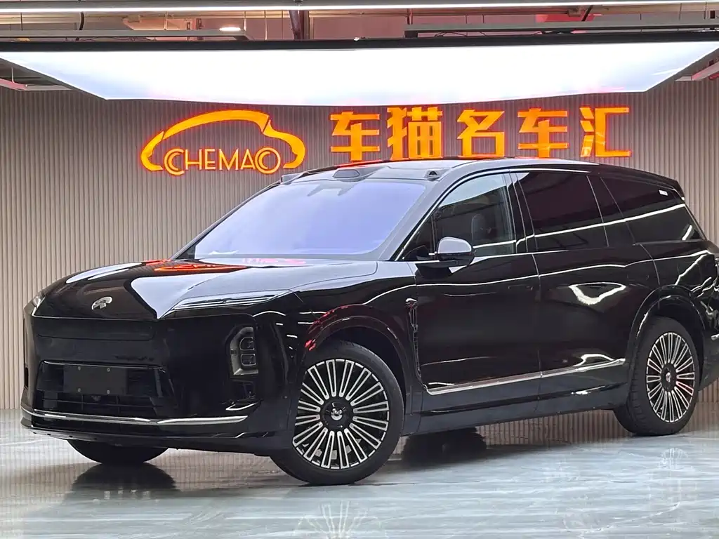 NIO ES8 2025