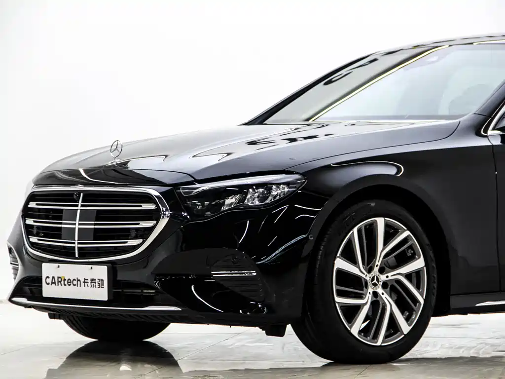 Mercedes-Benz E-Class 2024 — фото 17