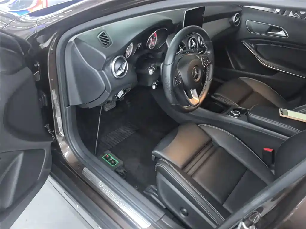Mercedes-Benz GLA 2017 — фото 16