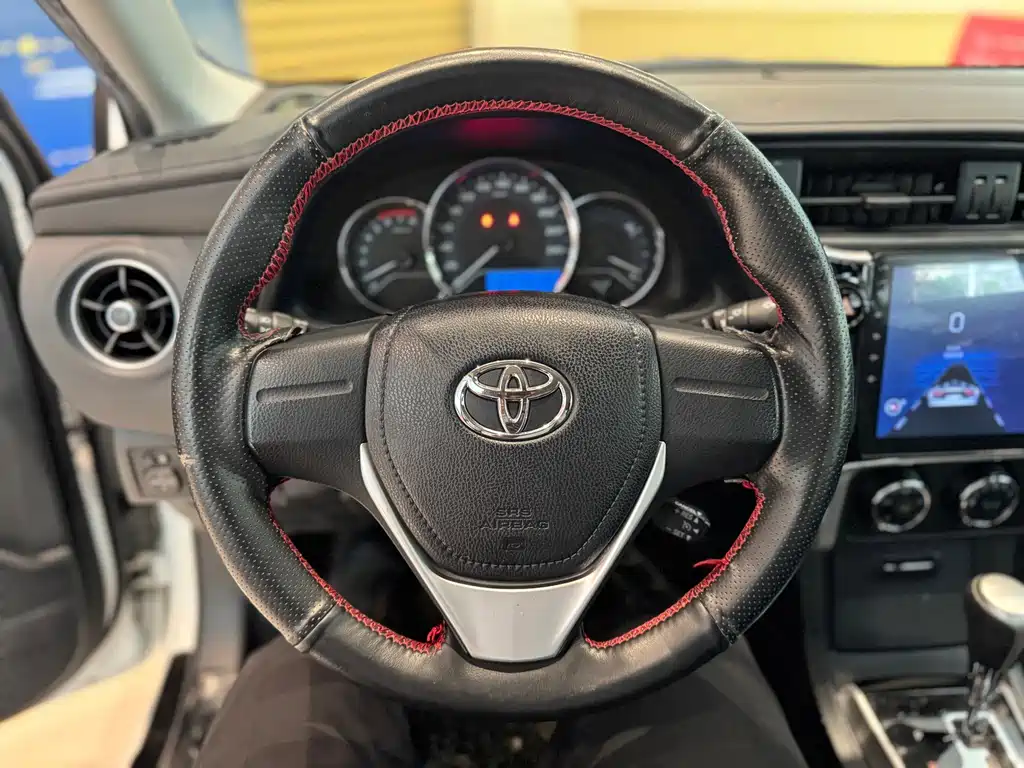 Toyota Corolla 2018 — фото 12