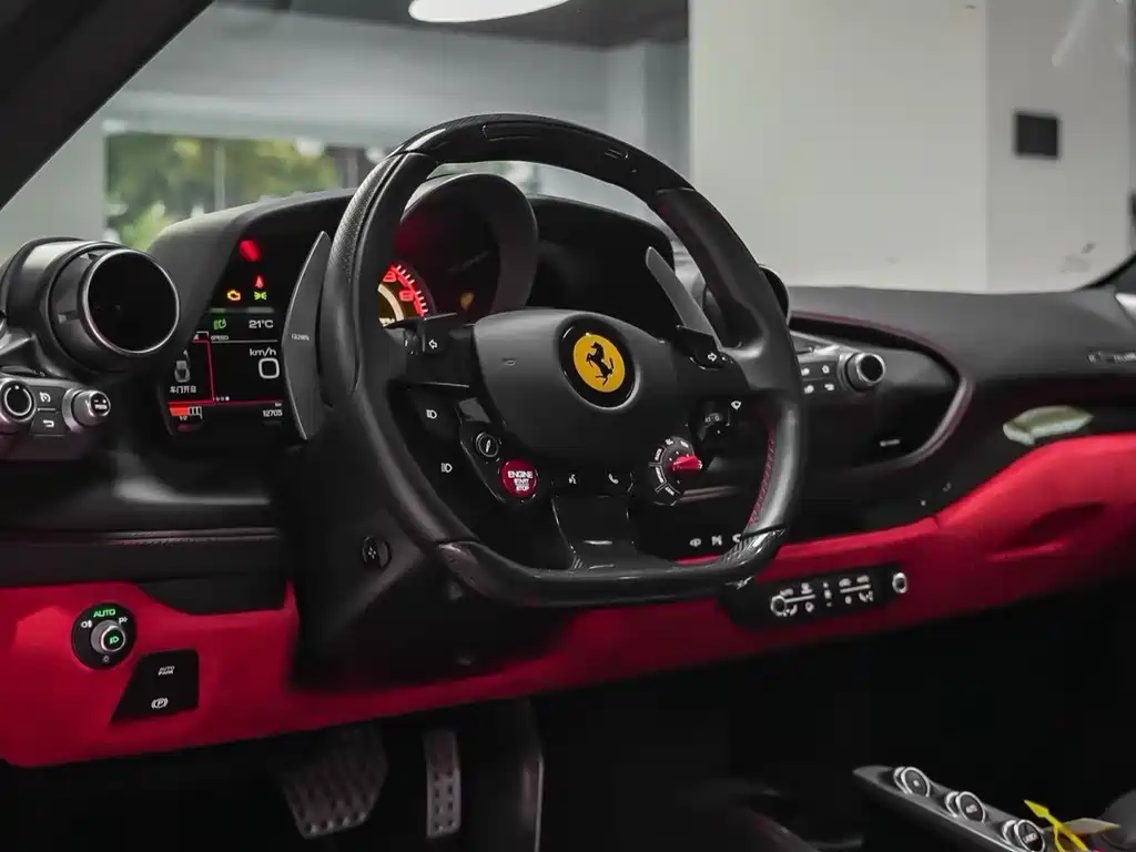 Ferrari F8 2021 — фото 11