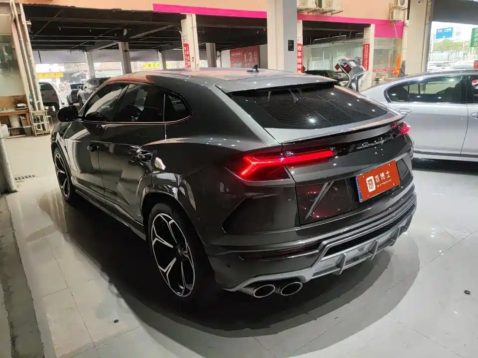 Lamborghini Urus 2021 — фото 10