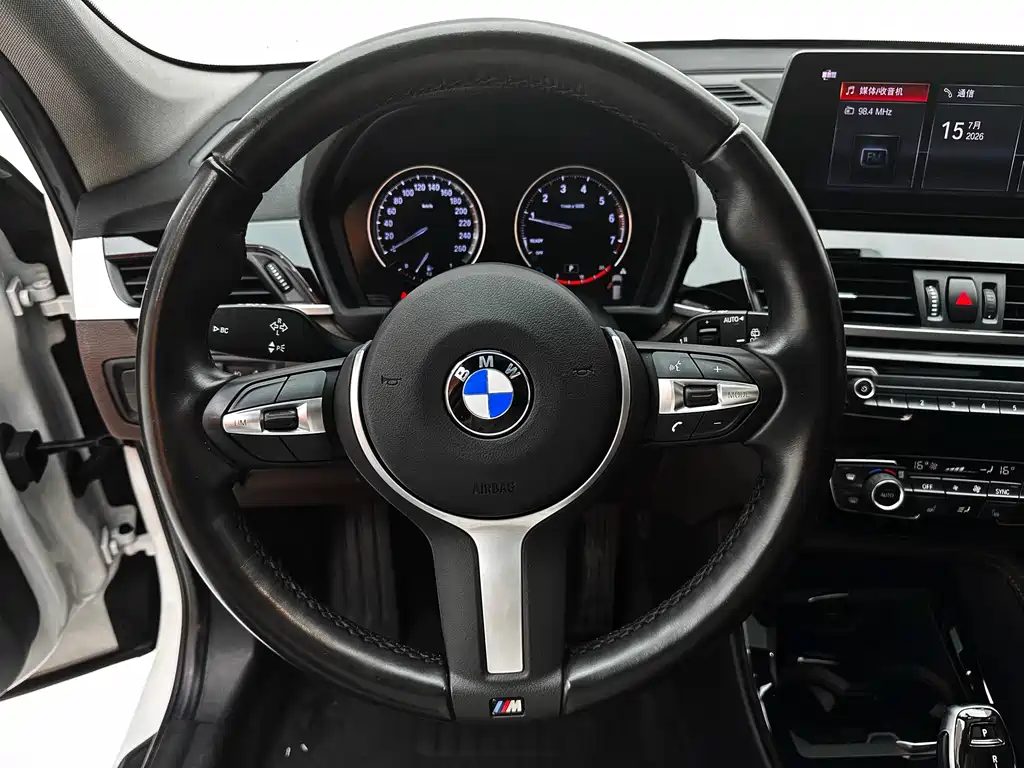 BMW X1 2022 — фото 11