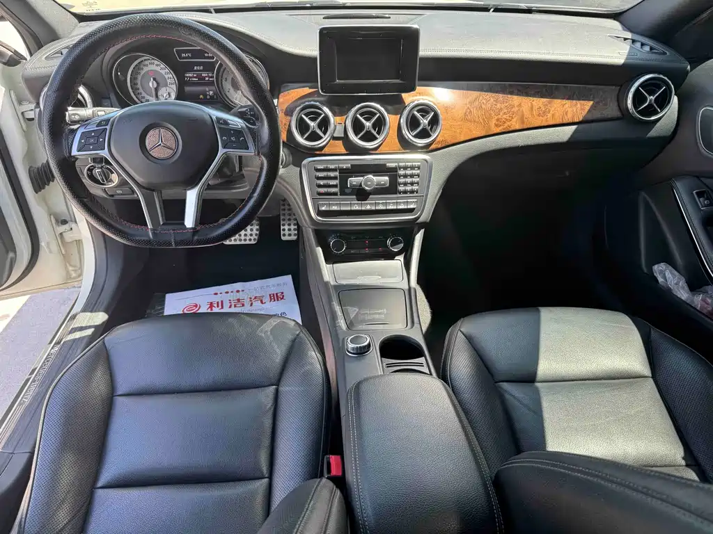 Mercedes-Benz GLA 2015