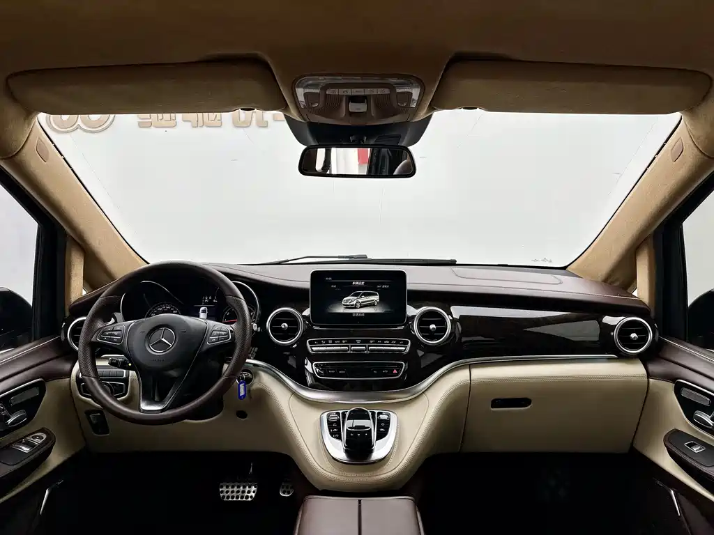 Mercedes-Benz V-Class 2019 — фото 12