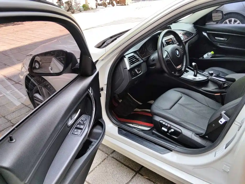 BMW 3 Series 2016 — фото 14
