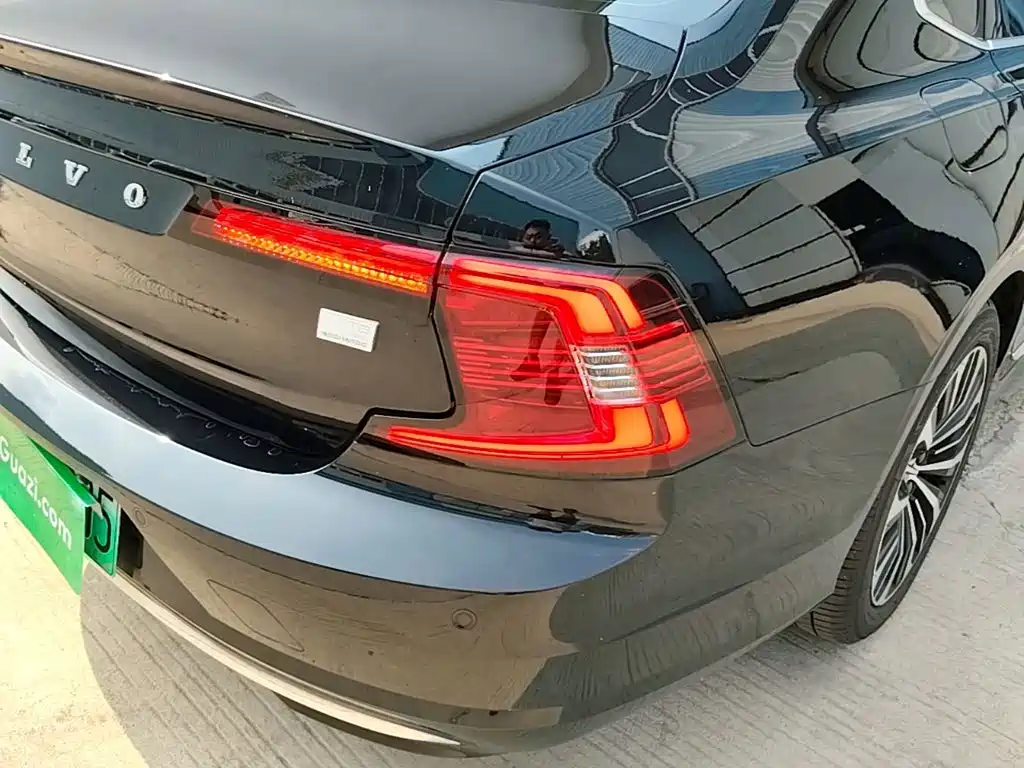 Volvo S90 Plug-In Hybrid 2023 — фото 24