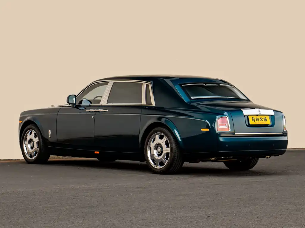 Rolls-Royce Phantom 2013 — фото 27