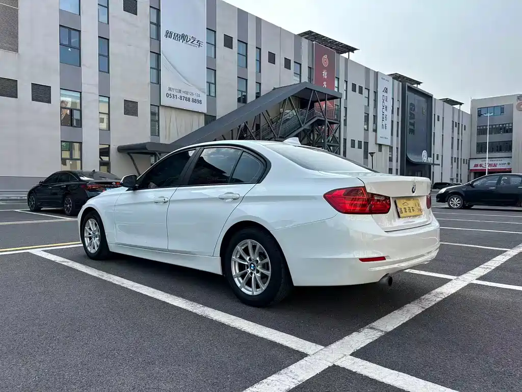 BMW 3 Series 2015 — фото 14