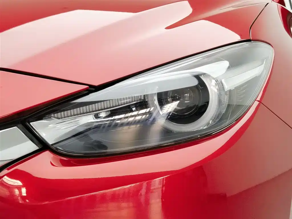 Mazda 3 Axela 2019 — фото 7