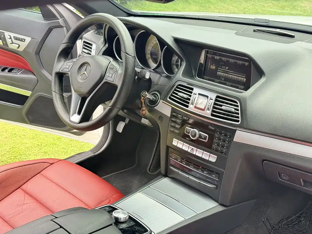 Mercedes-Benz E-Class 2015 — фото 17