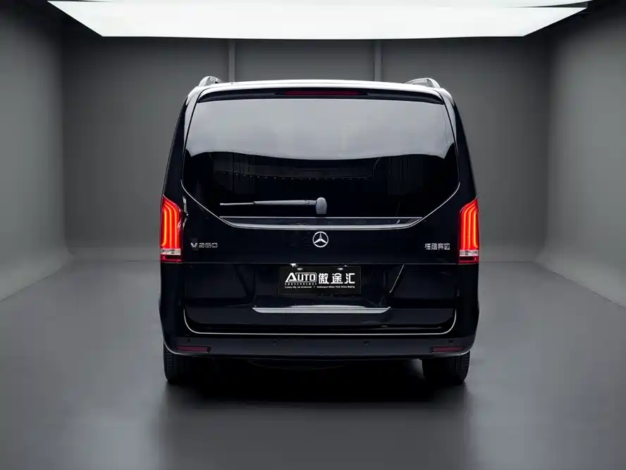 Mercedes-Benz V-Class 2022 — фото 4