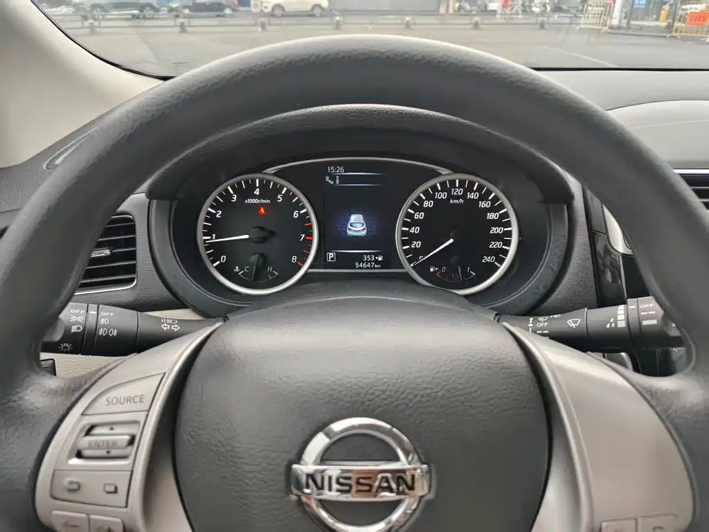 Nissan Tiida 2019 — фото 11