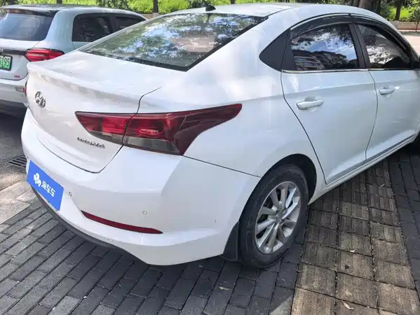 Hyundai Verna 2016