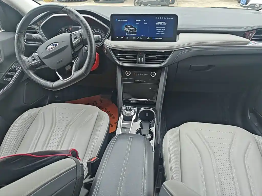 Ford Escape 2022 — фото 14