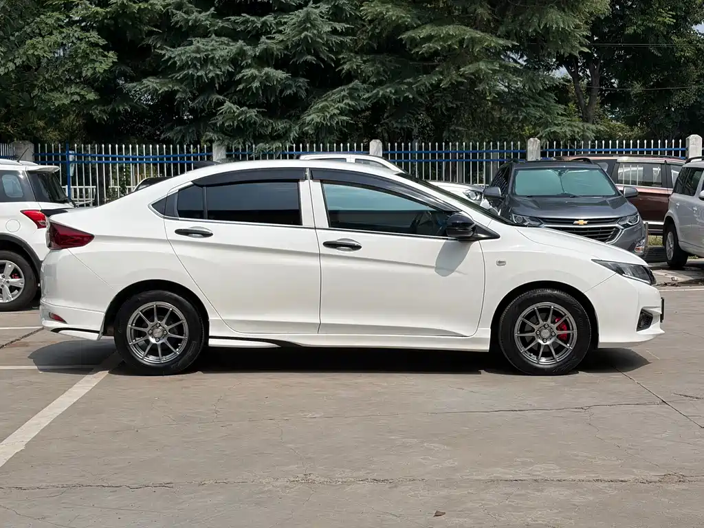 Honda City 2018 — фото 17