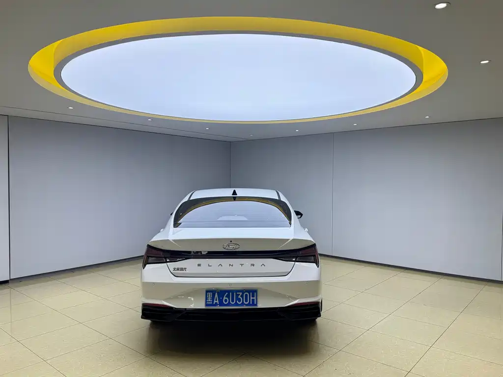 Hyundai Elantra 2022