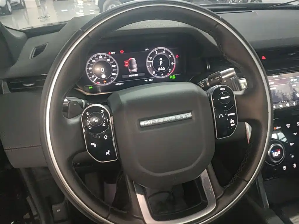 Land Rover Discovery Sport 2020 — фото 11