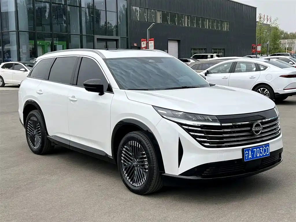 Nissan Teramont 2025
