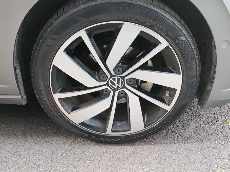 Volkswagen Sagitar 2019
