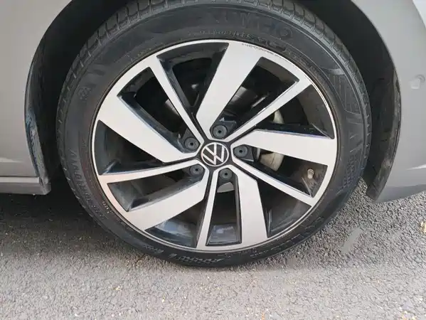 Volkswagen Sagitar 2019