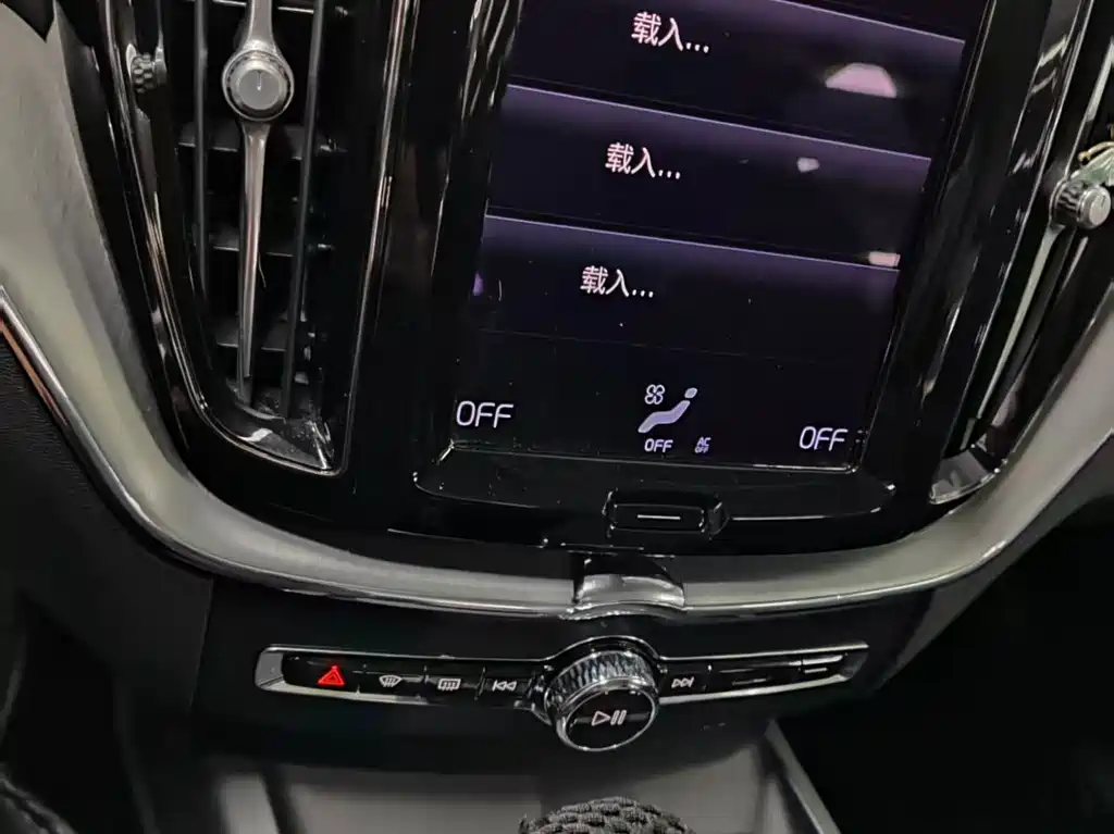 Volvo XC60 2020 — фото 3