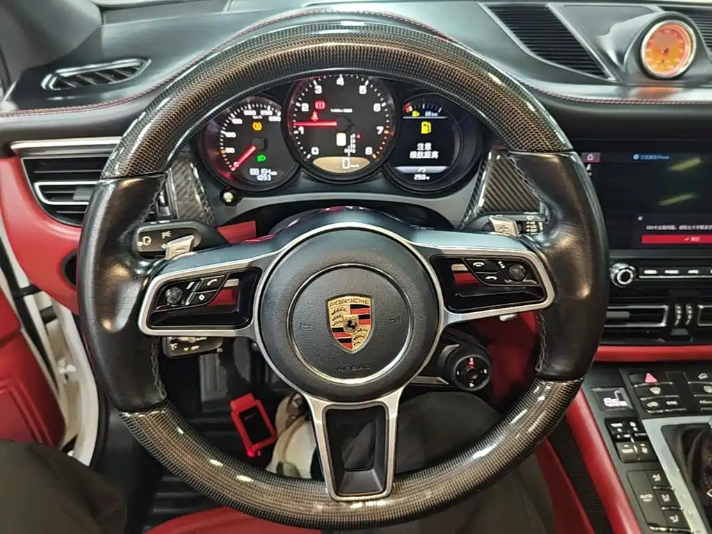 Porsche Macan 2019 — фото 11