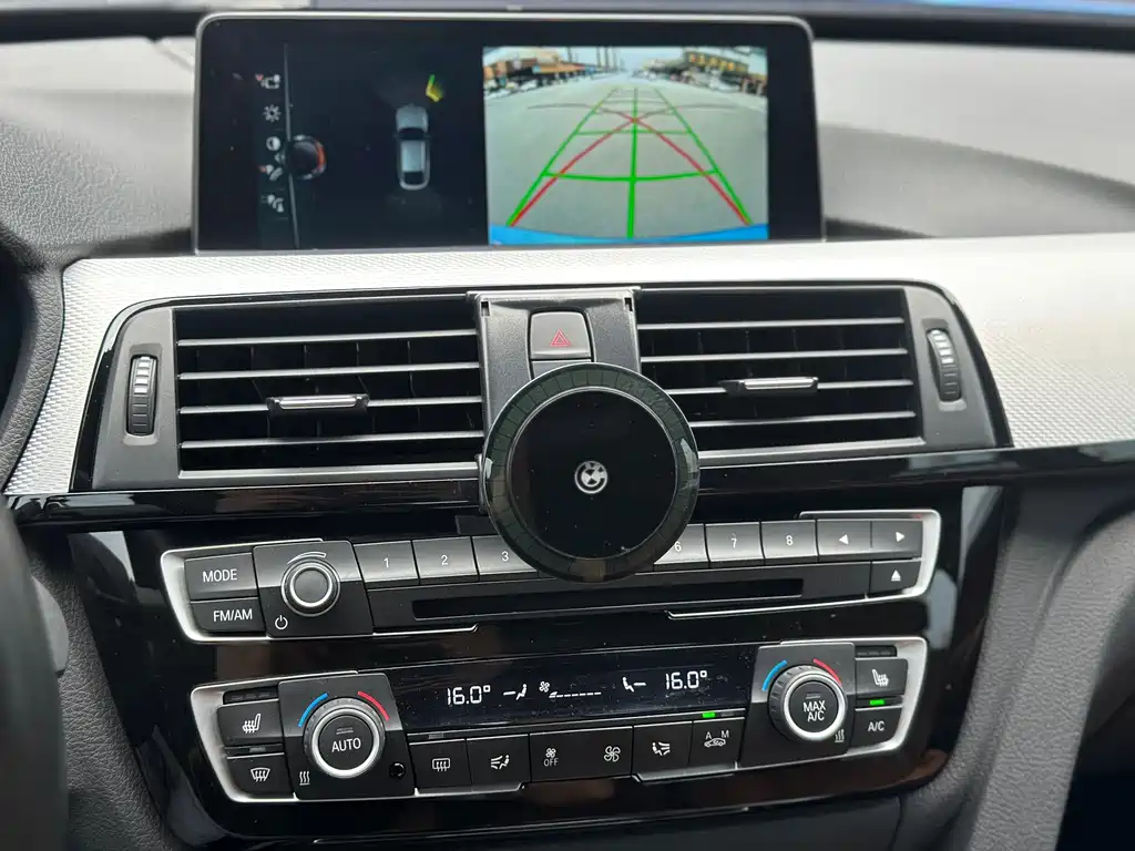 BMW 3 Series GT 2018 — фото 13