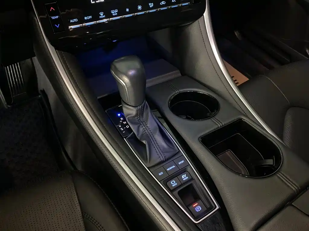 Toyota Avalon 2023 — фото 11