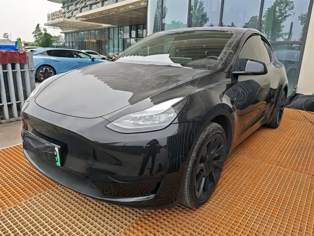Tesla Model Y 2023 — фото 2