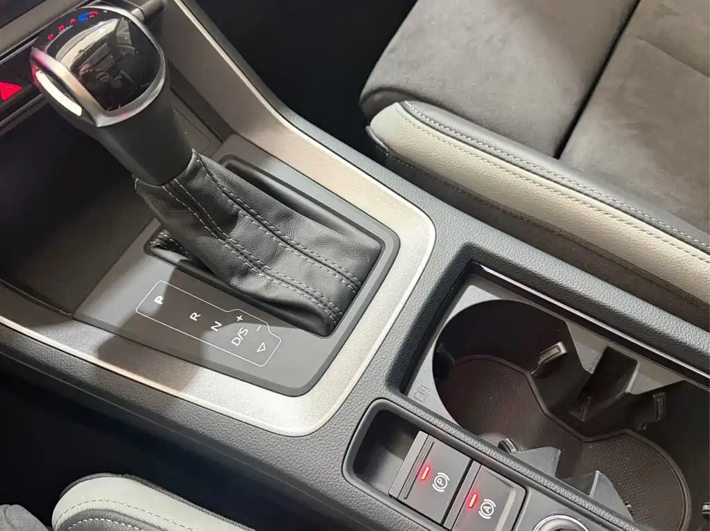 Audi Q3 2023 — фото 14
