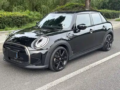 MINI MINI 2023