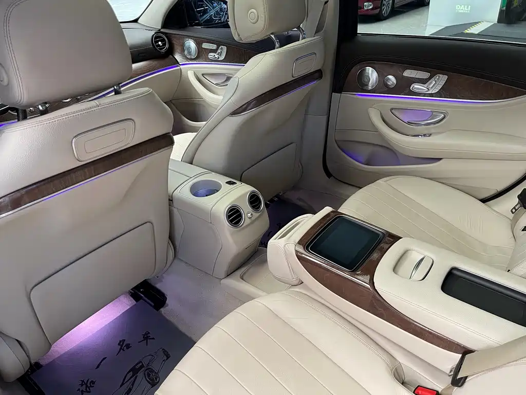 Mercedes-Benz E-Class 2017 — фото 14