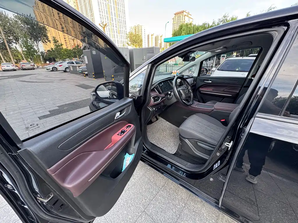 GAC Trumpchi M6 2023 — фото 11