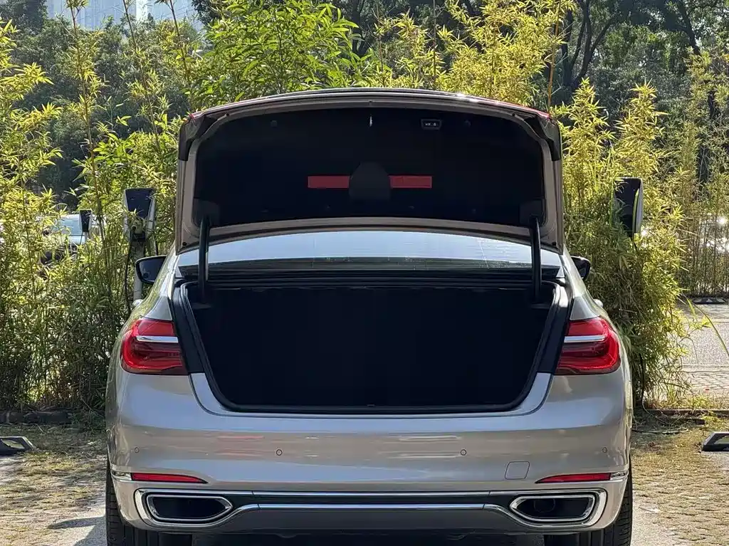 BMW 7 Series 2019 — фото 15