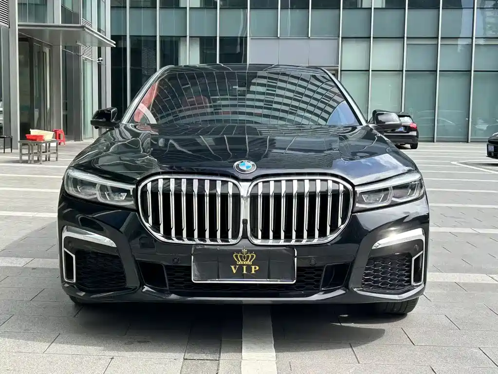 BMW 7 Series 2010 — фото 2