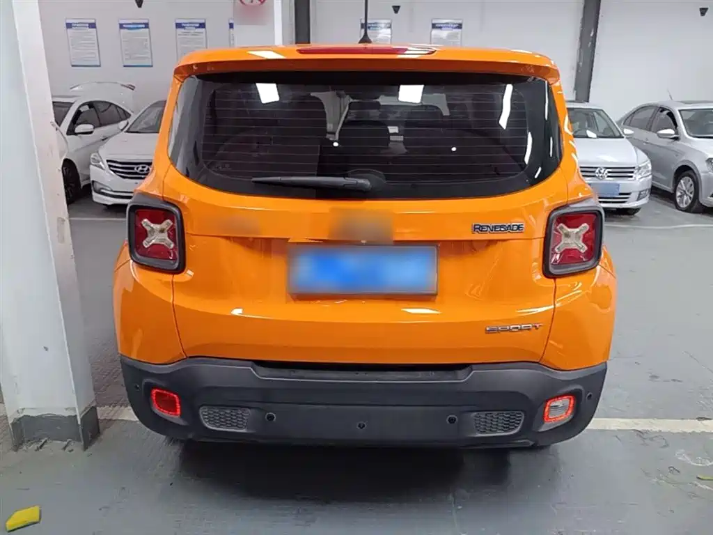 Jeep Renegade 2016 — фото 6