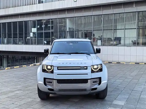 Land Rover Defender 2022