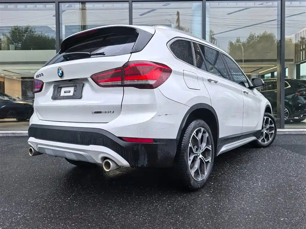BMW X1 2022 — фото 3